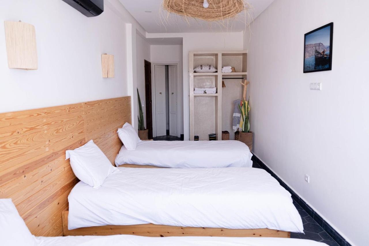 Hotel Manzili Surfhouse à Tamraght Extérieur photo
